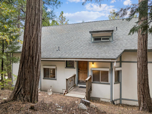 27157 Peninsula Drive, Lake Arrowhead, CA 92352