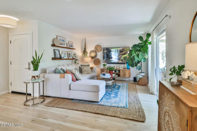 4021 Yankee Drive, Agoura Hills CA: https://media.crmls.org/mediaz/49b8e548-926b-49f3-bf67-3598039b86c9.jpg