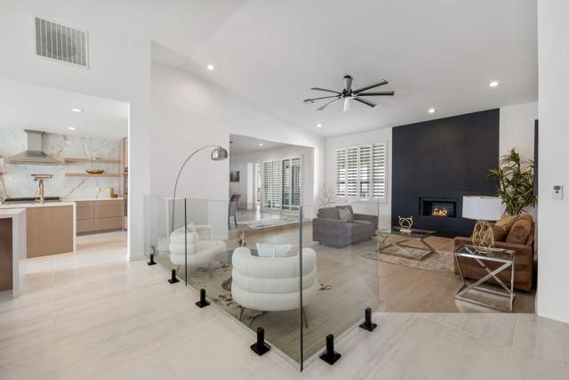 47215 Heliotrope Drive, Palm Desert CA: https://media.crmls.org/mediaz/49b98b0e-ce4f-46bd-bff8-f175fea69d94.jpg