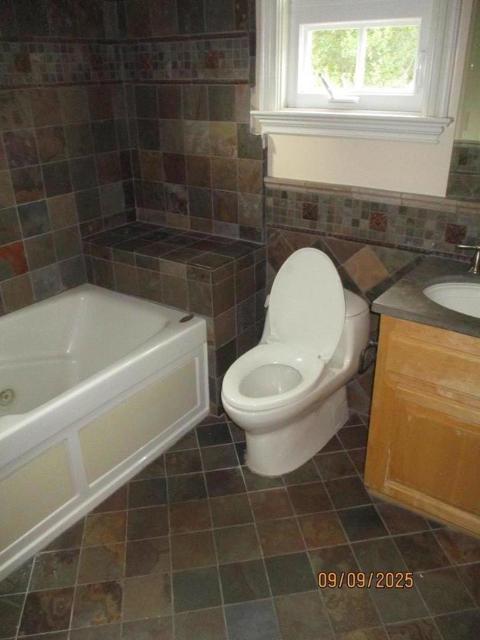15520 Quito Road, Monte Sereno CA: https://media.crmls.org/mediaz/49b9be8c-21a0-414f-b1c0-27e2198041e3.jpg
