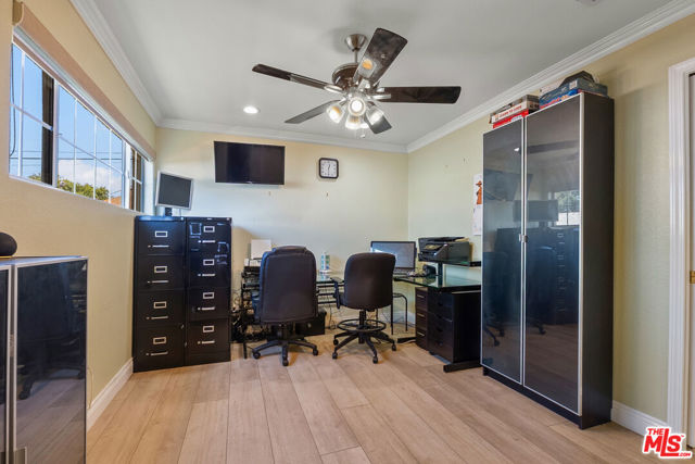 5183 Obama Boulevard, Los Angeles CA: https://media.crmls.org/mediaz/49b9bee8-fe95-487e-8920-6c2755977359.jpg