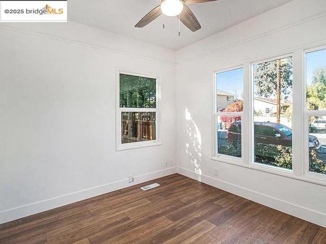 515 W 9Th St, Antioch CA: https://media.crmls.org/mediaz/49bb6c3c-0f7c-4c2c-a63a-b6d8f022cf7c.jpg