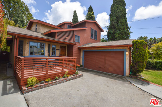 11136 Lucerne Avenue, Culver City CA: https://media.crmls.org/mediaz/49bcd8c6-6127-433e-83f3-68c22130446d.jpg