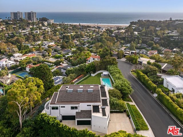 400 Amalfi Drive photo 2