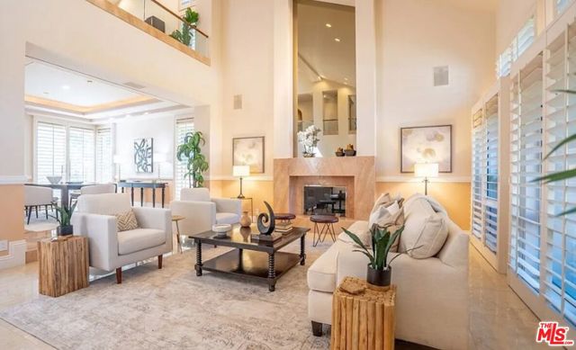 10214 Candleberry Lane, Northridge CA: https://media.crmls.org/mediaz/49be4410-acf3-400f-8be7-403ea1ac0ad0.jpg