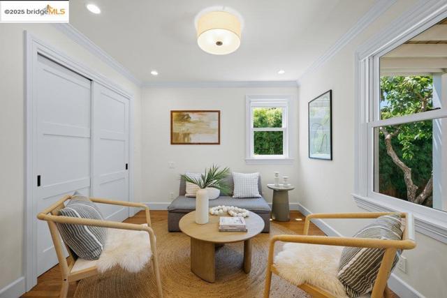1420 Stannage Ave, Berkeley CA: https://media.crmls.org/mediaz/49be7dd3-6661-4dfd-b319-05e9cab862ff.jpg