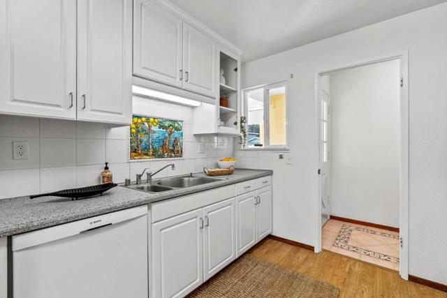 150 Sir Francis Court, Capitola CA: https://media.crmls.org/mediaz/49bebc76-a997-48a5-811c-dbc19928ed08.jpg