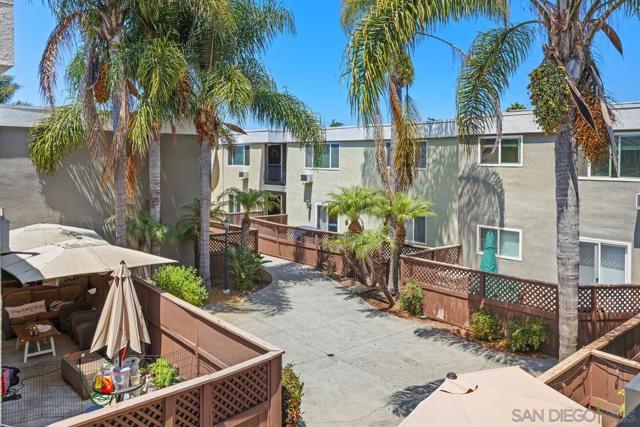 6666 Beadnell Way, San Diego CA: https://media.crmls.org/mediaz/49bf8962-c0a3-49c6-a338-1c7756a2ba6a.jpg