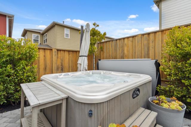 2610 Lighthouse Lane, Marina CA: https://media.crmls.org/mediaz/49bf8daa-0ffd-4aaa-8be1-3f28ad17cd9b.jpg