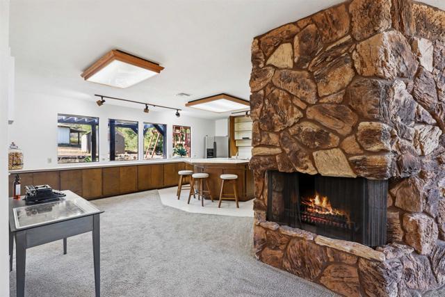 1722 Tierra Libertia Rd, Escondido CA: https://media.crmls.org/mediaz/49bfa298-da7d-4b55-9491-b8571ca0c8de.jpg
