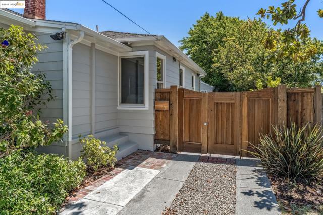 1708 Derby St, Berkeley CA: https://media.crmls.org/mediaz/49bfcc9e-c7f1-47dd-8d07-4d7abb376349.jpg