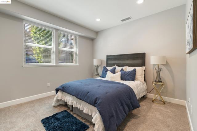 701 Tierney Pl, Martinez CA: https://media.crmls.org/mediaz/49c0adcb-a715-449c-8c67-a3bab9bcfae1.jpg