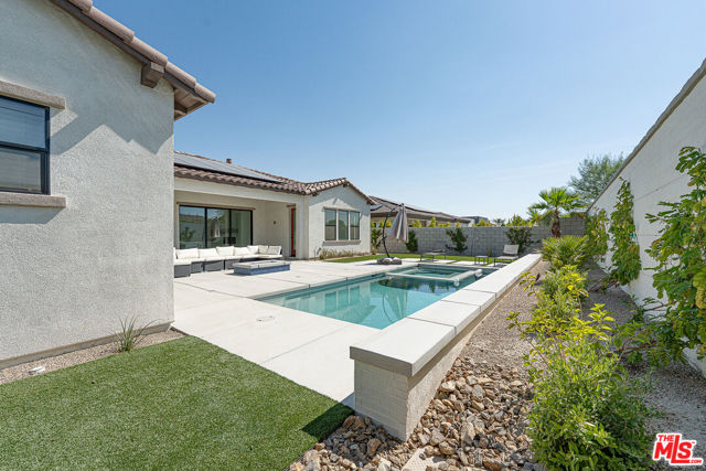 75601 Montage, Palm Desert CA: https://media.crmls.org/mediaz/49c0f0bb-4c39-442f-b0ff-c34642a76466.jpg