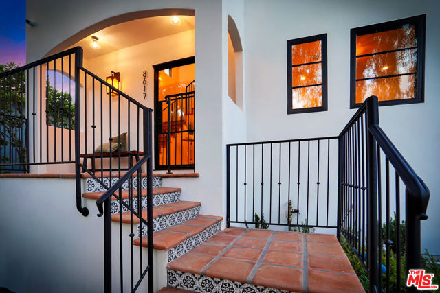 8617 Rugby Drive, West Hollywood CA: https://media.crmls.org/mediaz/49c16879-2008-4058-be83-f7200b9b6a84.jpg