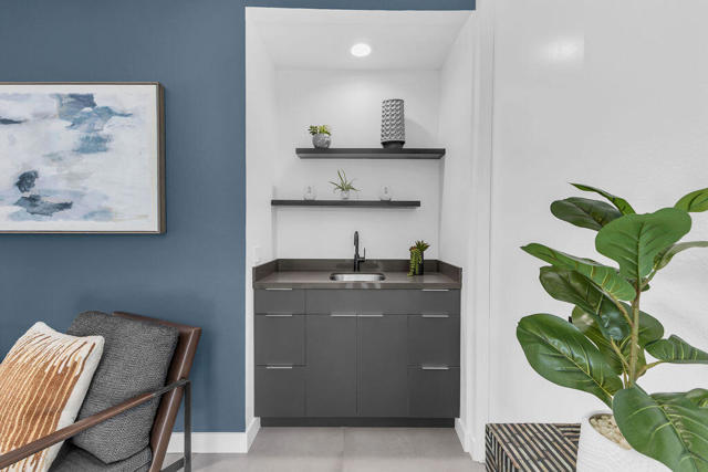 469 E Mariposa Drive, Palm Springs CA: https://media.crmls.org/mediaz/49c17b86-8e7f-4f3a-871a-6de2ea4b39b1.jpg