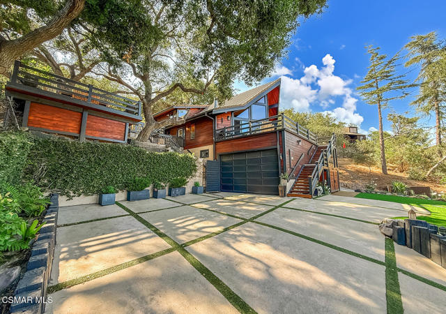 123 Lake Sherwood Drive, Lake Sherwood CA: https://media.crmls.org/mediaz/49c1f529-0d1b-4336-b619-399ea25c5fa1.jpg