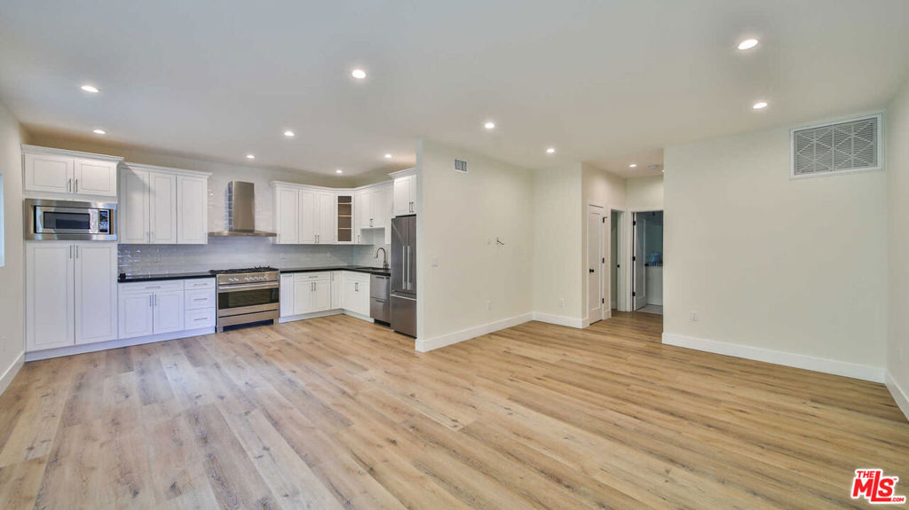 1/2 N Alfred Street