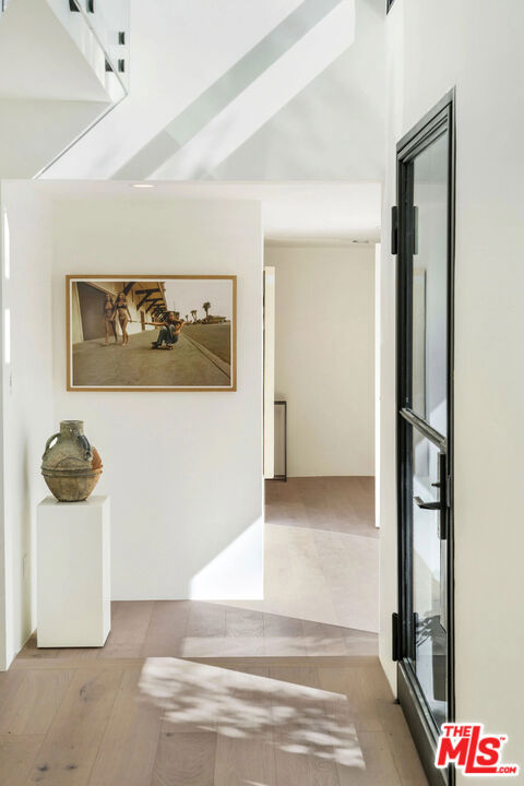 2600 Zorada Drive, Los Angeles CA: https://media.crmls.org/mediaz/49c22464-a609-483d-9a6d-cb8b0211810d.jpg