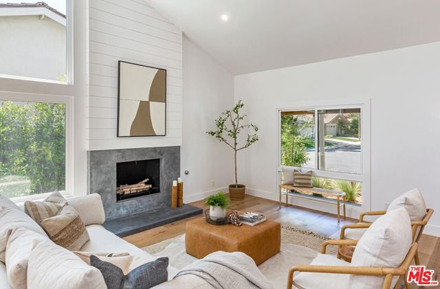 2024 ROSEBAY Street photo 5