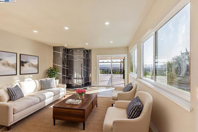 10745 Ridgeview Way, San Jose CA: https://media.crmls.org/mediaz/49c2c134-4738-463d-a2c7-21878a5d675d.jpg