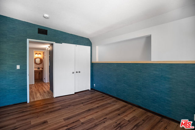 27003 Rio Prado Drive, Valencia CA: https://media.crmls.org/mediaz/49c2fc0c-4099-409e-934c-2f03bf76a379.jpg