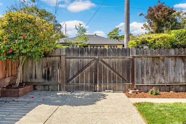 Image 36 of 60 For 3004 Del Monte Street