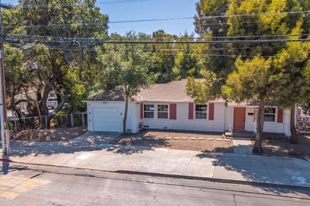 774 Chestnut Street, San Carlos CA: https://media.crmls.org/mediaz/49c49a65-724f-41c7-be3e-affb4a1cd878.jpg