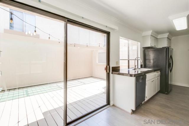 3268 Via Marin, La Jolla CA: https://media.crmls.org/mediaz/49c4a006-f075-4e18-9e72-6d0c8f6f21e1.jpg