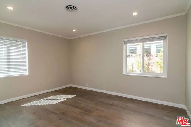 539 S Parish Place, Burbank CA: https://media.crmls.org/mediaz/49c62994-2165-4d6c-bf02-38435be78d86.jpg