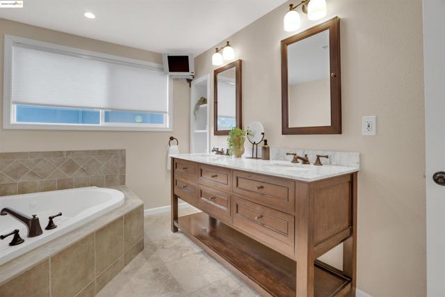 2023 Mira Vista Dr, El Cerrito CA: https://media.crmls.org/mediaz/49c6e4c5-dd88-4bed-9276-df0130ab999c.jpg