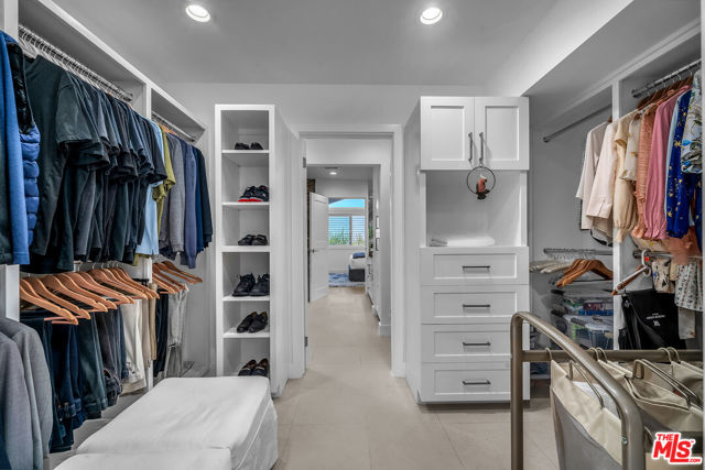 Image 33 of 43 For 2620 Grand Canal