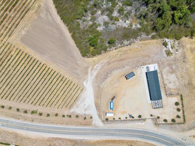 36051 E Benton Rd., Temecula CA: https://media.crmls.org/mediaz/49c7cc57-e76b-4879-b4af-37a2fa56ff19.jpg
