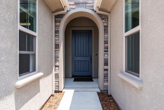 1621 Castlerock Drive, Hollister CA: https://media.crmls.org/mediaz/49c92efd-ff7d-488d-bf7e-1fb699659340.jpg