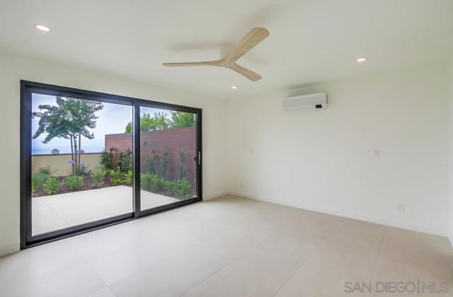 14066 Crest Way, Del Mar CA: https://media.crmls.org/mediaz/49c97d7e-9505-411d-a716-b36d4c187ad8.jpg