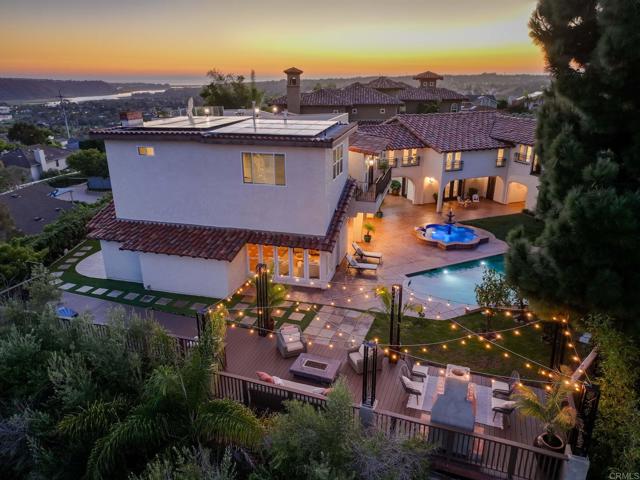 6817 Vianda Ct Court, Carlsbad CA: https://media.crmls.org/mediaz/49c98e85-8b24-4b69-9734-a5189ea02f49.jpg