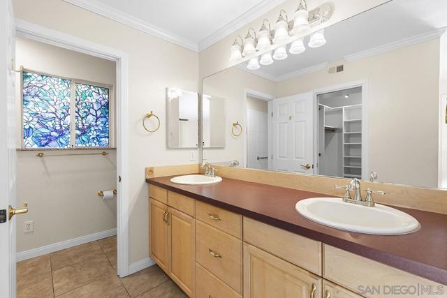 13430 Sagewood Drive, Poway CA: https://media.crmls.org/mediaz/49c9e5dc-5d5d-4d47-9f03-cbe7664fa1b8.jpg