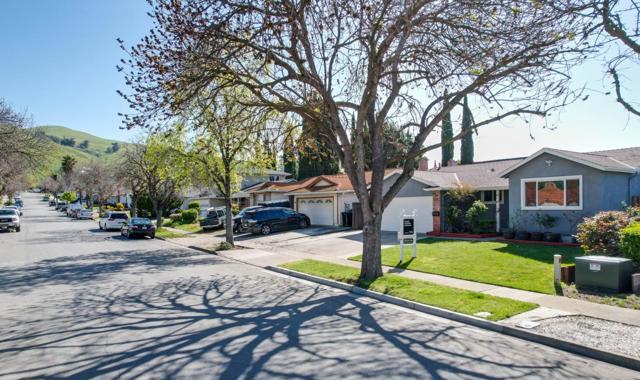 3516 Lisbon Drive, San Jose CA: https://media.crmls.org/mediaz/49c9f79f-8955-4728-b78d-ec63934a632c.jpg