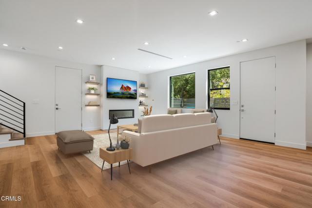 Detail Gallery Image 11 of 68 For 2821 Los Robles Rd, Thousand Oaks,  CA 91362 - 3 Beds | 2/1 Baths