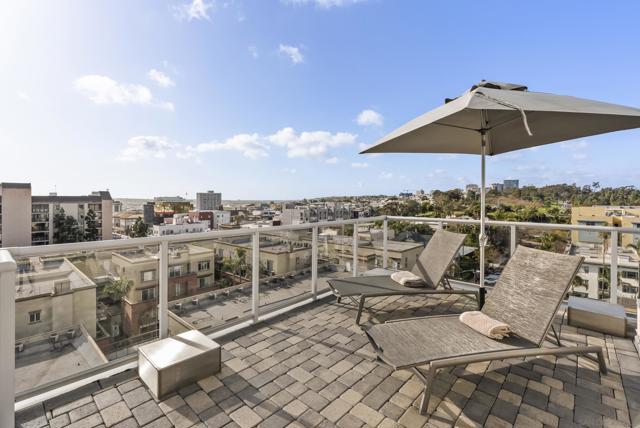850 Beech St, San Diego CA: https://media.crmls.org/mediaz/49cb992e-2e04-450b-a209-18366bfc0e1e.jpg