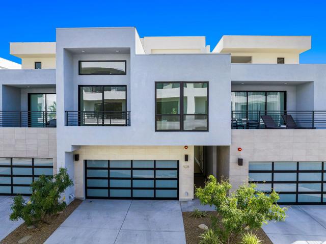928 Galaxy Drive, Palm Springs CA: https://media.crmls.org/mediaz/49cc4e1a-f3eb-449d-83ea-257ba5bd83ae.jpg