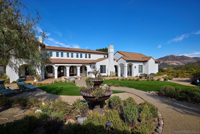 17010 Butterfield Trl, Poway CA: https://media.crmls.org/mediaz/49cc5efa-5445-4111-ab6d-a957e658068d.jpg
