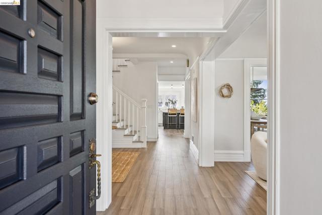 Image 4 of 59 For 231 Bonita Ave