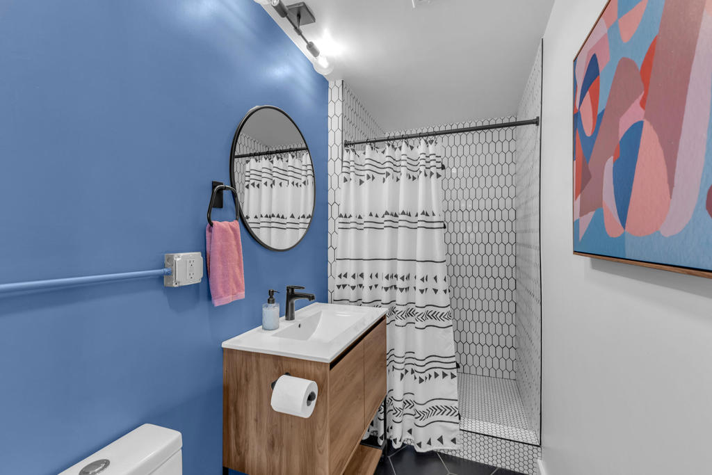 https://media.crmls.org/mediaz/49cd2679-c28d-4024-a0fd-7fd6ad8c9ed8.jpg?preset=X-Large
