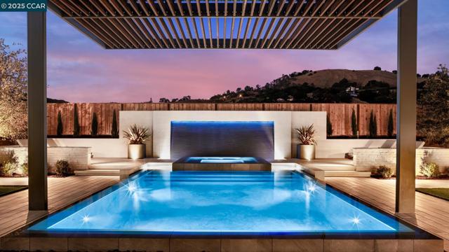 Image 18 of 30 For 18271 Corte Agustin