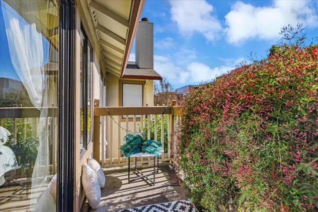 940 Cherry Glen Terrace, Fremont CA: https://media.crmls.org/mediaz/49cdbfa3-bc06-48f8-b0aa-ff55e0a16380.jpg
