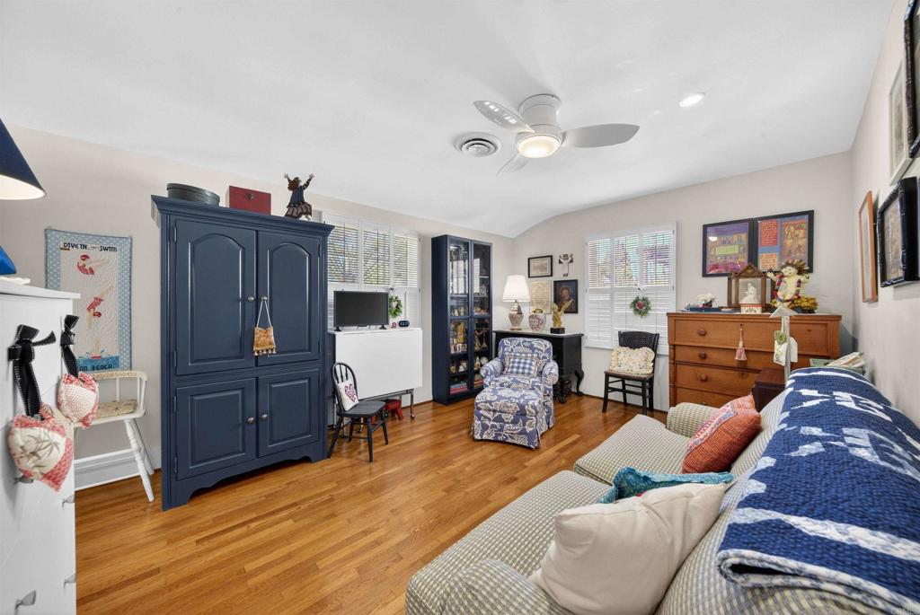 4304 Del Mar Avenue - photo 19
