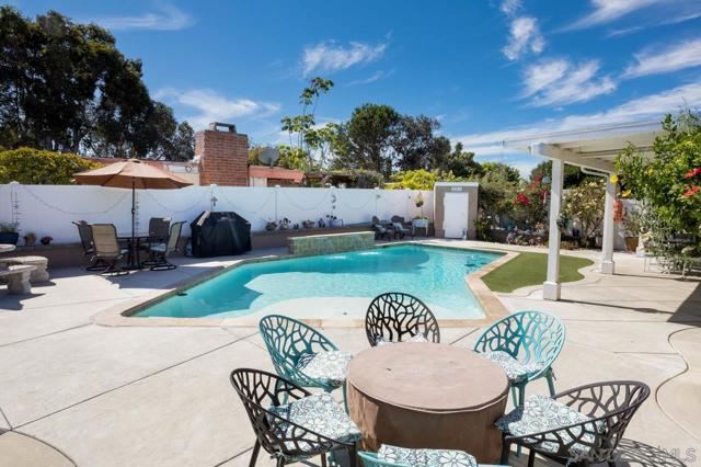 2597 Melbourne Dr, San Diego CA: https://media.crmls.org/mediaz/49cf6712-21cc-4f8c-afb2-16e57318b8c9.jpg