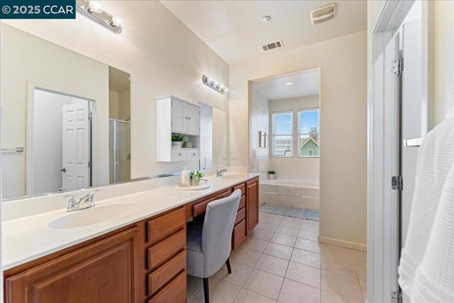 2201 Tsushima St, Hercules CA: https://media.crmls.org/mediaz/49cf8802-f38c-4df9-a7ab-c2891ee93e30.jpg