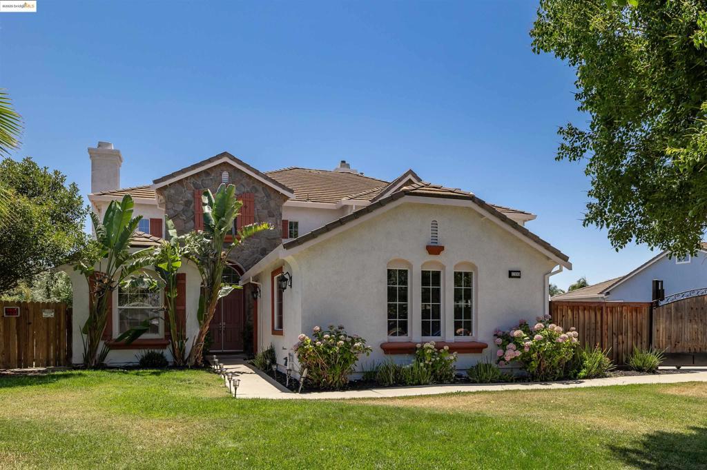 1300 Baylaurel Ct