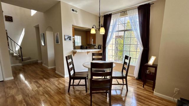 Detail Gallery Image 5 of 25 For 2683 Coventry Rd, Carlsbad,  CA 92010 - 3 Beds | 2/1 Baths